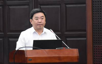 Ông Trần Trung Sơn, Phó Giám đốc Sở Nội vụ, Ủy viên Ủy ban bầu cử thành phố Đà Nẵng phát biểu tại Hội nghị. Ảnh: Quốc Dũng - TTXVN