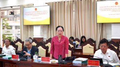 Phó Chủ nhiệm Thường trực Văn phòng Quốc hội Nguyễn Thị Thúy Ngần phát biểu tại buổi làm việc. Ảnh: Văn Sĩ - TTXVN    