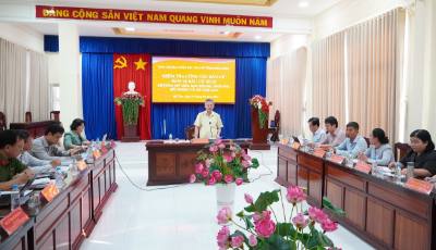 Đồng chí Ngô Chí Cường, Ủy viên Trung ương Đảng, Bí thư Tỉnh ủy Đồng Tháp phát biểu tại đơn vị bầu cử số 23. Ảnh: Hữu Chí - TTXVN