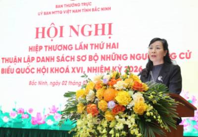 Chủ tịch Ủy ban MTTQ Việt Nam tỉnh Bắc Ninh Nguyễn Thị Hà phát biểu tại Hội nghị. Ảnh: Thanh Thương- TTXVN