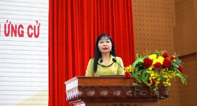 Phó Bí thư Tỉnh ủy An Giang, Chủ tịch Ủy ban MTTQ Việt Nam tỉnh, Trưởng Đoàn Đại biểu Quốc hội tỉnh Trần Thị Thanh Hương phát biểu kết luận. Ảnh:  Văn Sĩ - TTXVN