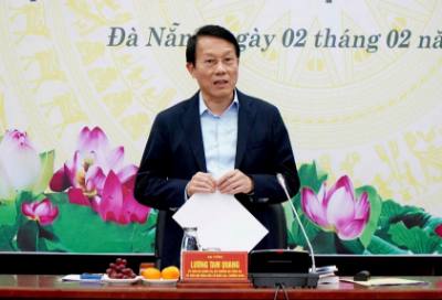 Đại tướng Lương Tam Quang, Ủy viên Bộ Chính trị, Bộ trưởng Bộ Công an, Trưởng Đoàn giám sát, kiểm tra của Ủy ban Thường vụ Quốc hội và Hội đồng Bầu cử Quốc gia phát biểu tại buổi làm việc với Ủy ban Bầu cử thành phố Đà Nẵng. Ảnh: Quốc Dũng - TTXVN