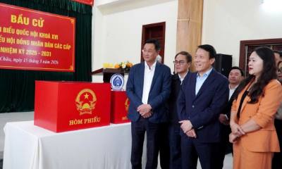 Đoàn giám sát, kiểm tra của Ủy ban Thường vụ Quốc hội và Hội đồng Bầu cử Quốc gia kiểm tra, giám sát công tác chuẩn bị bầu cử tại phường Hải Châu, thành phố Đà Nẵng. Ảnh: Quốc Dũng - TTXVN