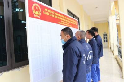Cơ sở cai nghiện ma túy số 2 đang tiếp nhận điều trị nghiện cho hơn 600  học viên, trong đó có nhiều học viên là người dân tộc thiểu số. Đây là khu vực bỏ phiếu số 16 của Ủy ban bầu cử xã Quyết Thắng, thành phố Hải Phòng.  Ảnh: Mạnh Minh – TTXVN
