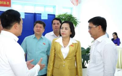 Phó Chủ tịch Quốc hội Nguyễn Thị Thanh đã đến kiếm tra, giám sát công tác tổ chức bầu cử tại xã Tân Nhựt, TP. Hồ Chí Minh. Ảnh: Hữu Duyên - TTXVN 
