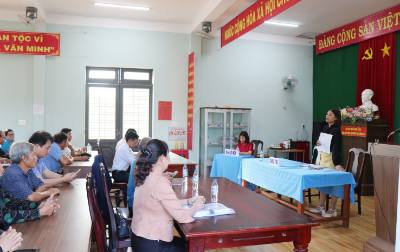 Hội nghị lấy ý kiến cử tri nơi cư trú đối với người được ứng cử đại biểu Hội đồng nhân dân xã tại Nhà văn hóa thôn Thọ Trung, Thọ Phong, tỉnh Quảng Ngãi. Ảnh: Phạm Cường-TTXVN