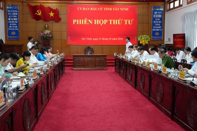 Quang cảnh phiên họp thứ 4 Ủy ban bầu cử tỉnh Tây Ninh. Ảnh: Thanh Bình -TTXVN