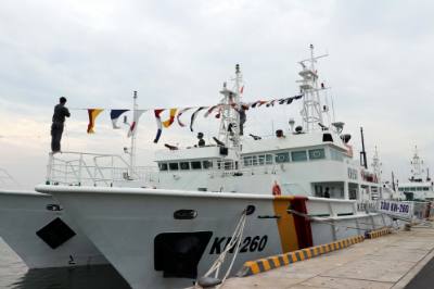 Tàu Kiểm ngư 260 của Chi đội Kiểm ngư số 2 sẽ thực hiện nhiệm vụ đưa tổ bầu cử, hòm phiếu đến các điểm tàu trực trên biển để cán bộ, chiến sĩ thực hiện bỏ phiếu. Ảnh: Đoàn Mạnh Dương-TTXVN
