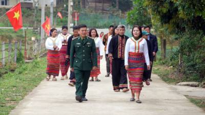 Đồng bào dân tộc Chứt ở bản Rào Tre (xã Phúc Trạch) phấn khởi chờ đón ngày hội bầu cử đại biểu Quốc hội khóa XVI và đại biểu Hội đồng nhân dân các cấp nhiệm kỳ 2026–2031. Ảnh: Hữu Quyết - TTXVN