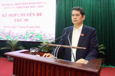 Phó Chủ tịch Thường trực HĐND tỉnh Sơn La Vi Đức Thọ phát biểu. Ảnh: Quang Quyết - TTXVN