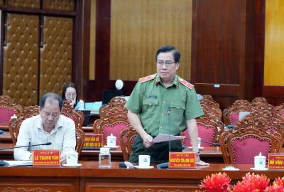 Thiếu tướng Nguyễn Thanh Hải, Giám đốc Công an tỉnh Vĩnh Long phát biểu tại hội nghị. Ảnh: Phạm Minh Tuấn-TTXVN.