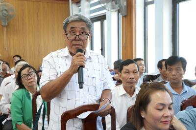 Cử tri nêu ý kiến tại hội nghị. Ảnh: Mai Trang -TTXVN