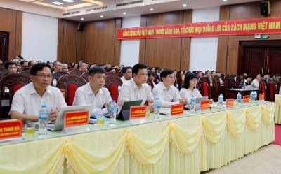 Đại biểu và cử tri dự hội nghị. Ảnh: Tuấn Anh - TTXVN