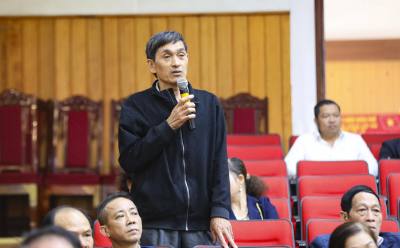 Cử tri phường Điện Biên Phủ tham gia ý kiến tại Hội nghị. Ảnh: Xuân Tư – TTXVN