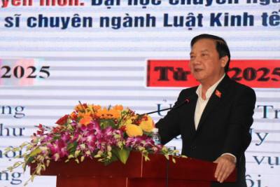 Ông Nguyễn Khắc Định, Phó Chủ tịch Quốc hội (khóa XV), thay mặt những người được giới thiệu ứng cử đại biểu Quốc hội khóa XVI phát biểu. Ảnh: Phan Sáu -TTXVN