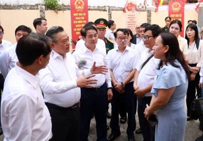 Ngày 4/3/2026, đồng chí Trần Sỹ Thanh, Ủy viên Bộ Chính trị, Chủ nhiệm Ủy ban Kiểm tra Trung ương trực tiếp kiểm tra tại điểm bỏ phiếu ở phường Nha Trang, tỉnh Khánh Hòa. Ảnh: Xuân Triệu - TTXVN