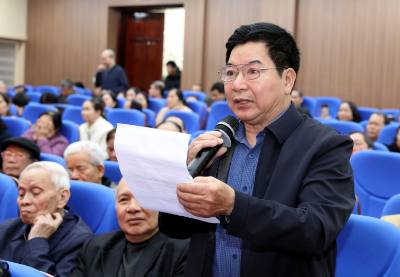 Cử tri phường Đông Kinh, tỉnh Lạng Sơn mong muốn, các ứng cử viên khi trở thành đại biểu dân cử cần sâu sát cơ sở, phản ánh ý kiến kiến nghị của nhân dân, nhất là những vấn đề liên quan đến đời sống, dân sinh. Ảnh: Văn Đạt - TTXVN