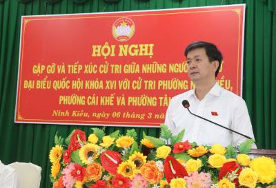 Ông Lê Quang Tùng, Ủy viên BCH Trung ương Đảng, Đại biểu Quốc hội khóa XV, ứng cử viên đại biểu QH khóa XVI, Bí thư Thành ủy Cần Thơ phát biểu. Ảnh: Ngọc Thiện- TTXVN