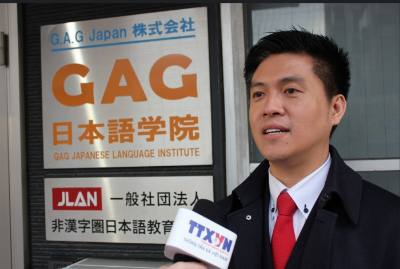 Ông Nguyễn Duy Anh - Chủ tịch danh dự Hội người Việt tại Fukuoka (Nhật Bản) - trả lời phỏng vấn của phóng viên TTXVN. Ảnh: Nguyễn Tuyến - Pv TTXVN tại Nhật Bản 