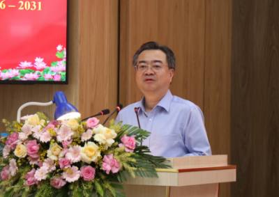 Đồng chí Nguyễn Thanh Nghị, Ủy viên Bộ Chính trị, Bí thư Trung ương Đảng, Trưởng Ban Chính sách, chiến lược Trung ương trình bày chương trình hành động. Ảnh: Tuấn Anh – TTXVN