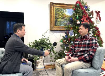 Luật sư Đặng Chiến Thắng bày tỏ sự quan tâm đến việc chuyển dịch các nguồn tài nguyên thuộc sở hữu toàn dân sang cho khu vực kinh tế tư nhân khai thác và sử dụng. Theo đó, việc quản lý, khai thác và sử dụng các tài nguyên sở hữu toàn dân trong phát triển kinh tế-xã hội cần được luật hóa chi tiết trong nhiệm kỳ Quốc hội khóa XVI. Ảnh: Đoàn Hùng - PV TTXVN tại Mỹ