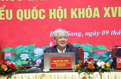 Ủy viên Bộ Chính trị, Phó Chủ tịch Thường trực Quốc hội Đỗ Văn Chiến, ứng cử viên đại biểu Quốc hội khóa XVI, trình bày chương trình hành động tại buổi tiếp xúc cử tri ở phường Bắc Giang, tỉnh Bắc Ninh. Ảnh: Thanh Thương - TTXVN