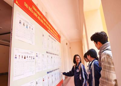 Tại khu vực bỏ phiếu số 19 Đại học Kinh tế Quốc dân có 1.810 cử tri là sinh viên tham gia bầu cử. Ảnh: Thanh Tùng – TTXVN