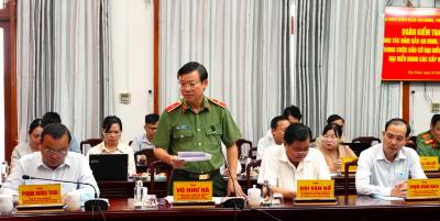 Thiếu tướng Vũ Như Hà - Giám đốc Công an tỉnh Tây Ninh, báo cáo tình hình an ninh, trật tự trên địa bàn tỉnh. Ảnh: Thanh Bình –TTXVN