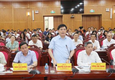 Ông Nguyễn Tuấn Anh, Phó Bí thư Thành ủy Cần Thơ, Trưởng đoàn ĐBQH khóa XV, đơn vị thành phố Cần Thơ, phát biểu. Ảnh: Ngọc Thiện - TTXVN