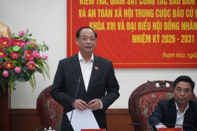 Phó Chủ tịch Quốc hội Trần Quang Phương ghi nhận và đánh giá cao tỉnh Thanh Hóa đã chủ động trong công tác bảo đảm an ninh, trật tự, an toàn xã hội cho cuộc bầu cử. Ảnh: Hoa Mai - TTXVN