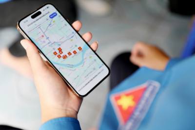 Đoàn Thanh niên phường Hồng Châu (Hưng Yên) thực hiện xây dựng “Bản đồ số bầu cử” để người dân dễ dàng tiếp cận các địa điểm bỏ phiếu trên địa bàn. Ảnh: Thu Hoài – TTXVN 