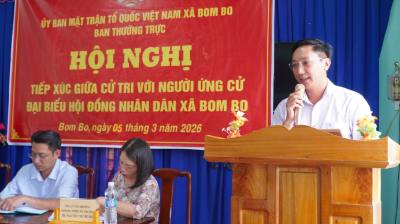 Ông Nguyễn Văn Phát, Chủ tịch UBND xã Bom Bo (tỉnh Đồng Nai) cam kết nâng cao chất lượng cuộc sống của Nhân dân. Ảnh: Nhật Bình – TTXVN.