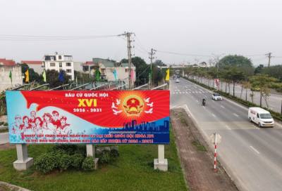 Toàn xã Đan Phượng có 6 cụm pano cỡ lớn, cực lớn tuyên truyền cổ động bầu cử Quốc hội và Hội đồng nhân dân. Ảnh: Hoàng Hiếu - TTXVN