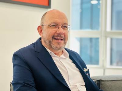 Đại sứ Thụy Sĩ tại Việt Nam Thomas Gass trả lời phỏng vấn của phóng viên TTXVN. Ảnh: Việt Đức - TTXVN