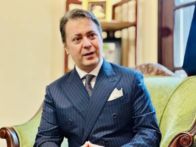 Đại sứ Pakistan tại Việt Nam Kohdayar Marri trả lời phỏng vấn của phóng viên TTXVN. Ảnh: Việt Đức - TTXVN