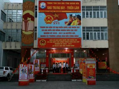 Tổ bầu cử số 1, phường Nha Trang, tỉnh Khánh Hòa mở cửa từ rất sớm để đón cử tri. Ảnh: Xuân Triệu - TTXVN