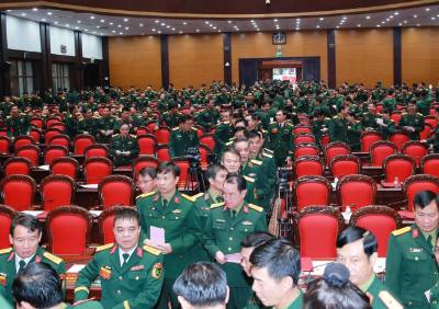 Các cử tri đến bỏ phiểu. Ảnh: Trọng Đức - TTXVN