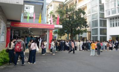 Tổ bầu cử Trường Đại học Y-Dược (Đại học Huế) được đảm bảo an ninh trật tự và an toàn. Ảnh: Văn Dũng-TTXVN