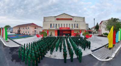 Toàn cảnh lực lượng vũ trang tỉnh An Giang tham gia bầu cử đại biểu Quốc hội khóa XVI và đại biểu HĐND các cấp. Ảnh: Văn Sĩ - TTXVN 