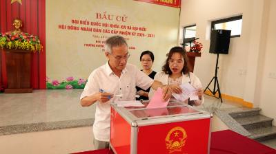 Cử tri thành phố Đà Nẵng tham gia bầu cử đại biểu Quốc hội khóa XVI và đại biểu Hội đồng nhân dân các cấp nhiệm kỳ 2026 – 2031. Ảnh: Đỗ Trưởng – TTXVN