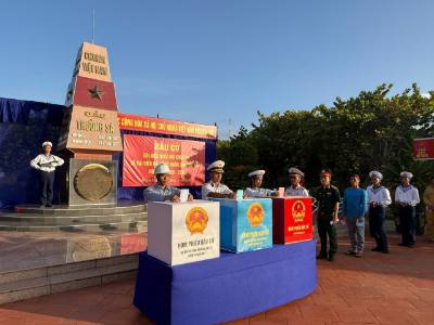Un bureau de vote sur l'île de Truong Sa, zone spéciale de Truong Sa, province de Khanh Hoa.  Photo gracieuseté/VNA