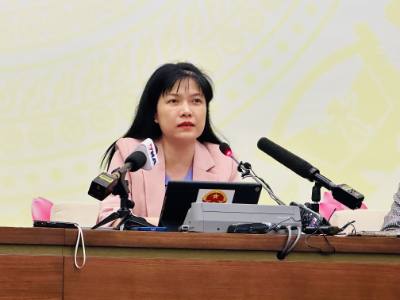 Phó Chủ nhiệm Ủy ban Công tác đại biểu của Quốc hội Tạ Thị Yên, Phó Chánh Văn phòng Thường trực Hội đồng Bầu cử quốc gia thông tin nhanh về tình hình bầu cử đại biểu Quốc hội khóa XVI và đại biểu Hội đồng nhân dân các cấp, nhiệm kỳ 2026 - 2031. Ảnh: Việt Đức - TTXVN 