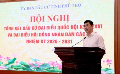 Ông Trần Việt Cường, Giám đốc Sở Nội vụ, Phó Chủ tịch Ủy ban Bầu cử tỉnh Phú Thọ phát biểu tại hội nghị. Ảnh: Thu Hương - TTXVN
