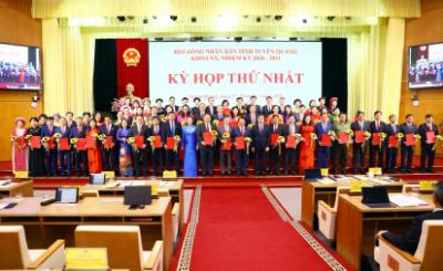 Ra mắt đại biểu HĐND tỉnh Tuyên Quang khóa XX, nhiệm kỳ 2026 – 2031. Ảnh: Quang Cường - TTXVN